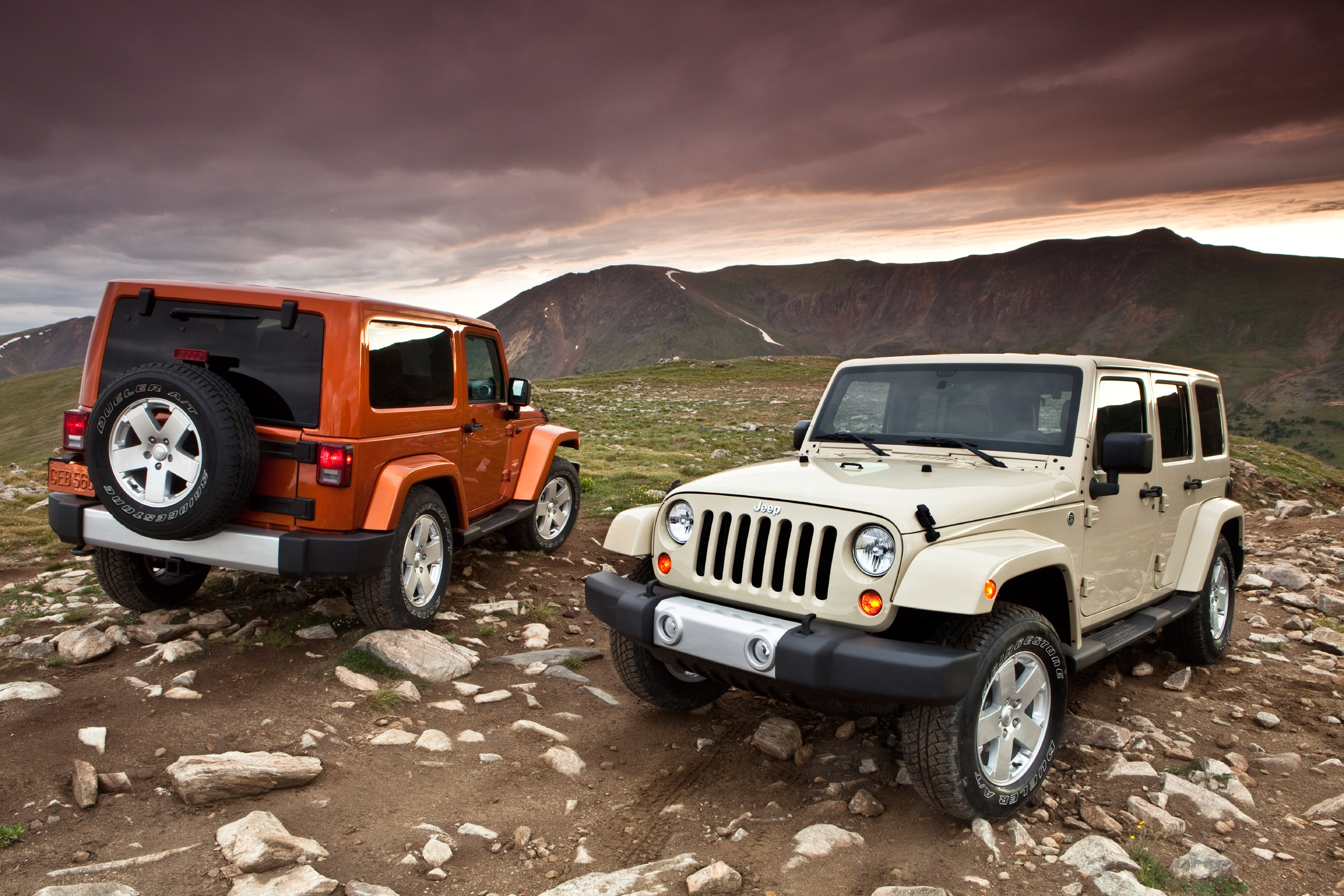 Какие машины джипы. Джип Вранглер 1. Jeep Wrangler 2011. Jeep Wrangler Unlimited 2011. Jeep Wrangler 2011 Unlimited Sahara.